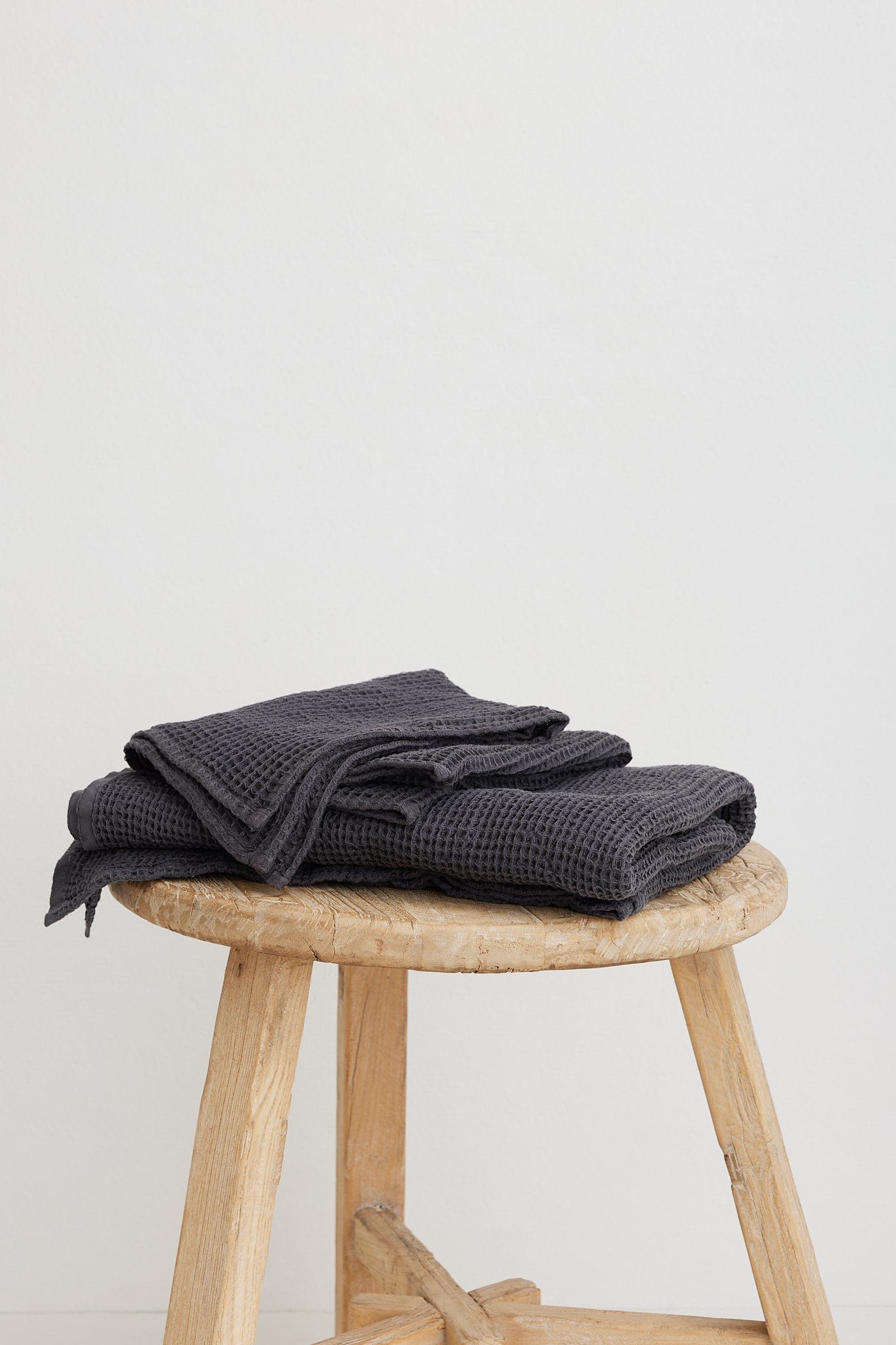 The Dharma Door Organic Cotton Towels Handwoven Hand Towel - Charcoal