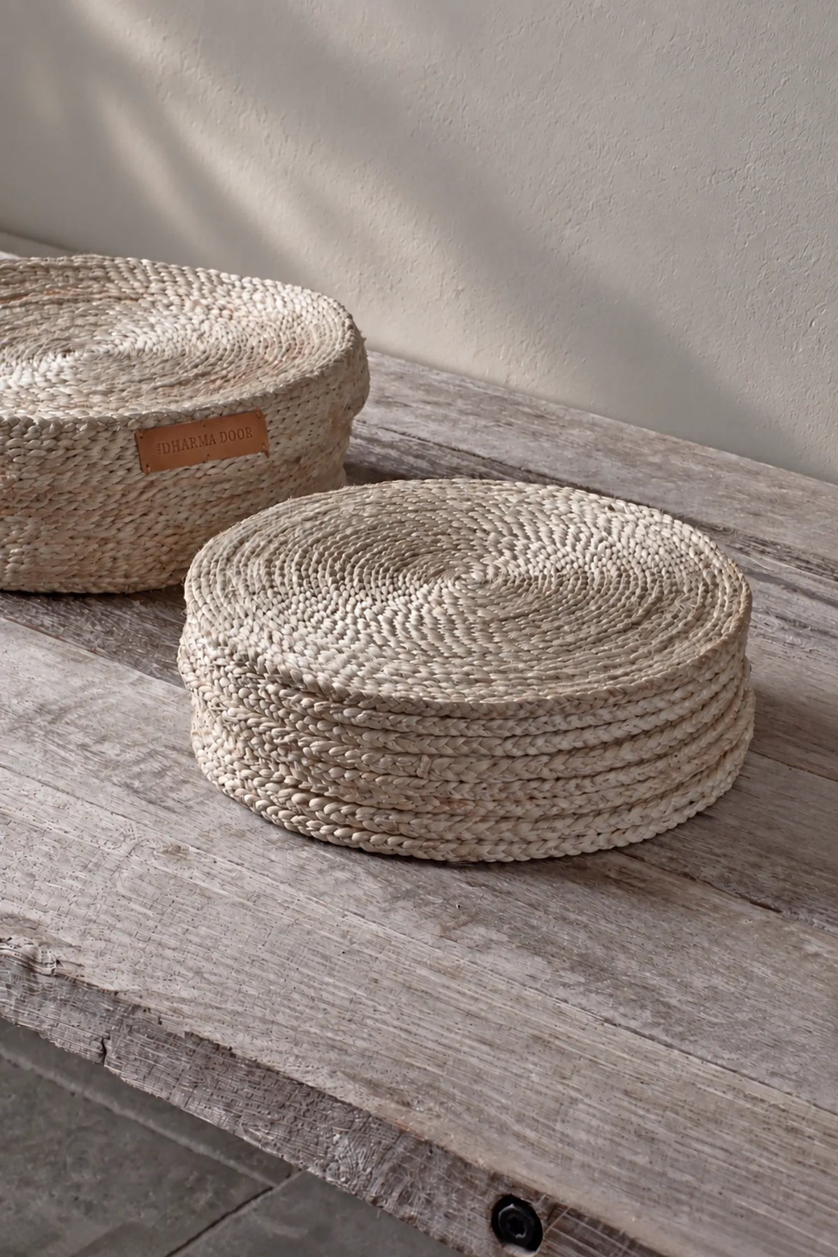 The Dharma Door Tableware Round Jute Placemat Set Round Natural Jute Placemats x 8 (in lidded basket)