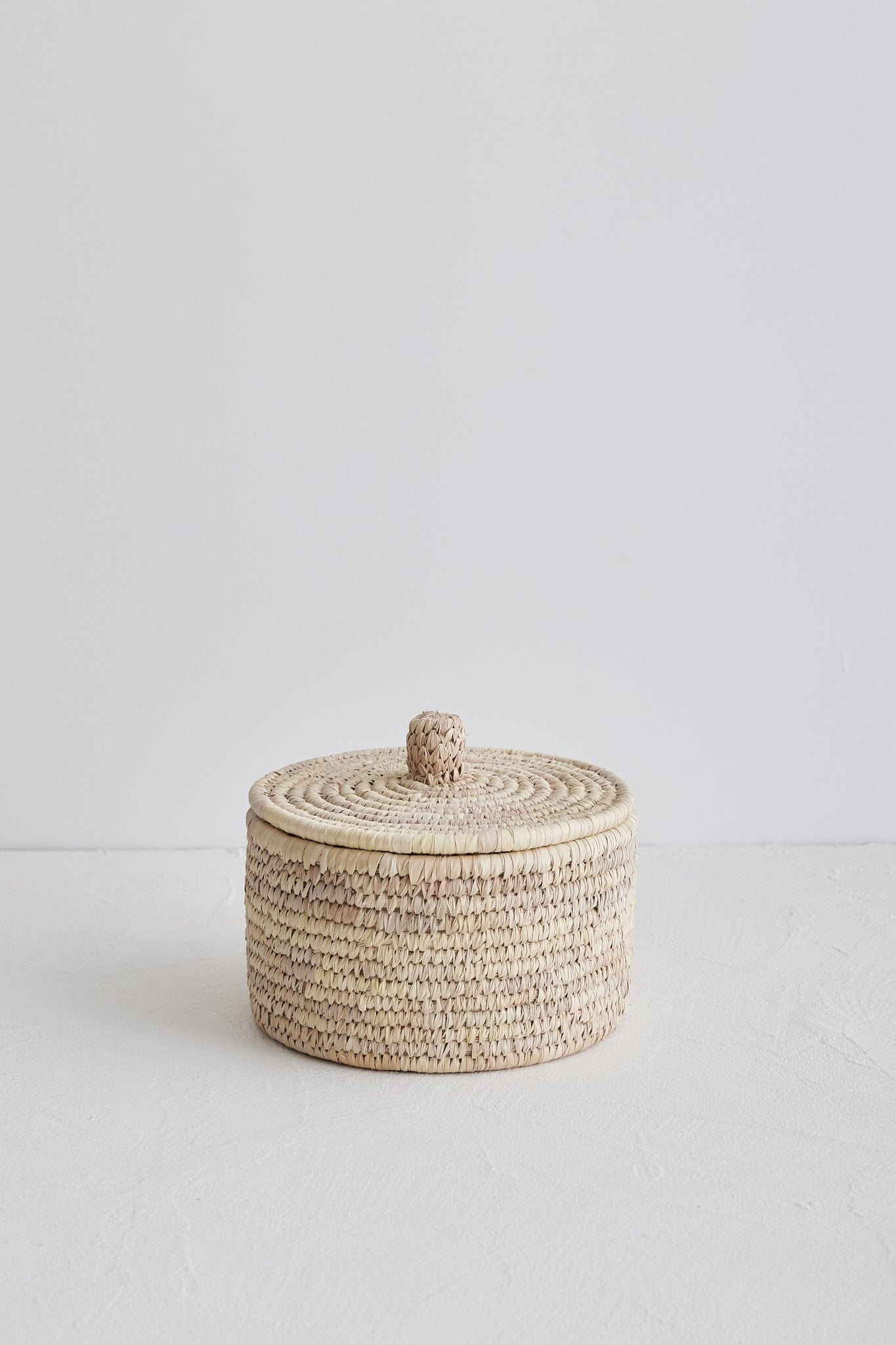 Bangladesh good Extra Large Handwoven Natural Kaisa Basket with Lid