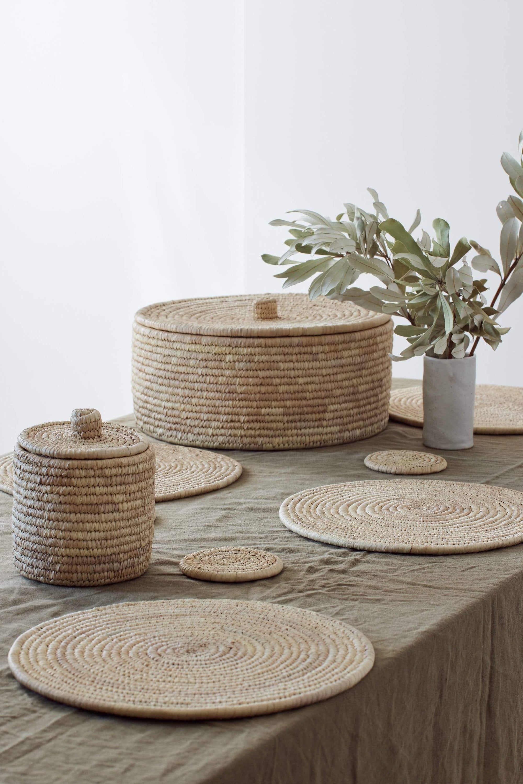 The Dharma Door Home, Table and Gifts Round Jute Placemat Set Round Palm Fibre Placemats x 8 (in basket with lid)