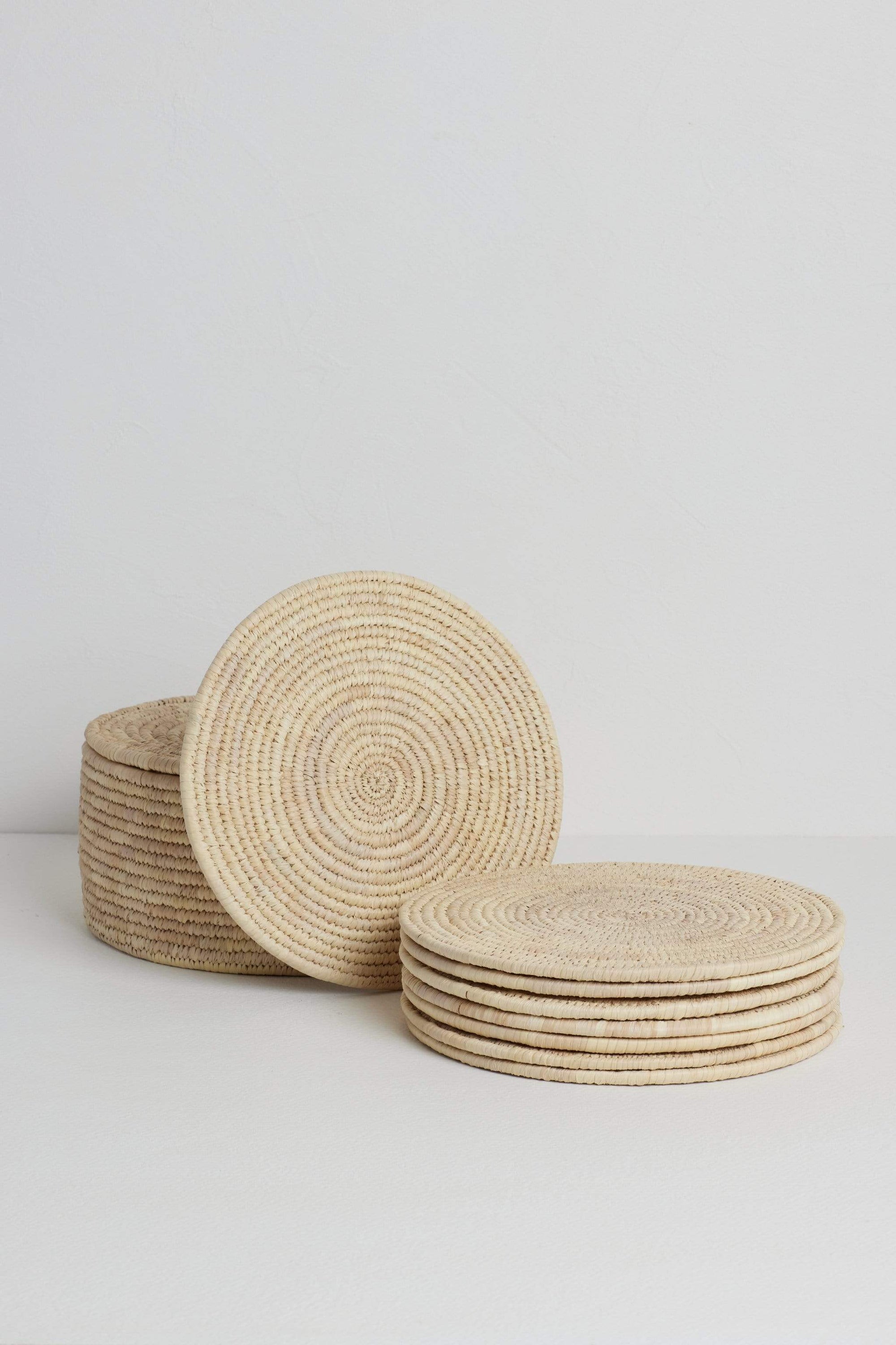 The Dharma Door Home, Table and Gifts Round Jute Placemat Set Round Palm Fibre Placemats x 8 (in basket with lid)